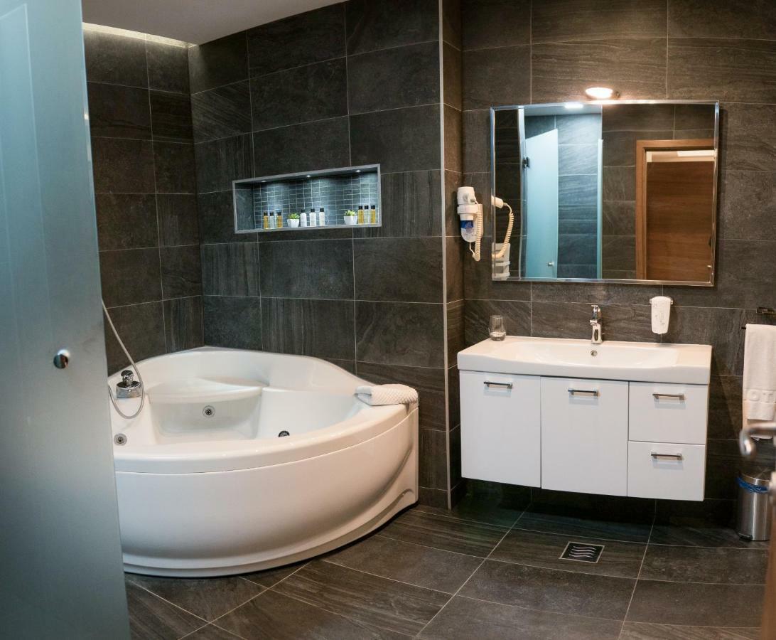 Hotel Jelena Banja Luka Luaran gambar