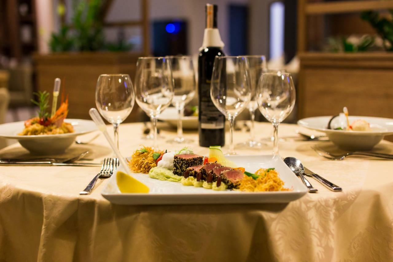Hotel Jelena Banja Luka Luaran gambar
